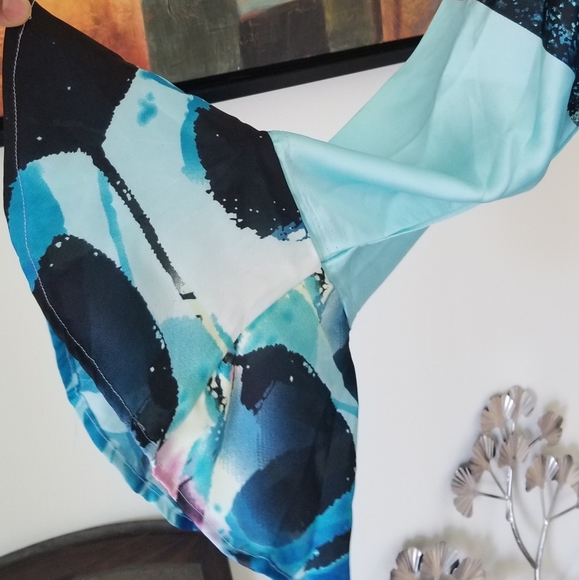 Mirror embroidered muslin silk salwar kameez - Picture 5 of 6